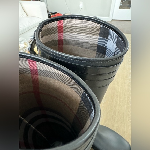 Authentic Burberry Riding Rain Boots - Picture 5 of 7